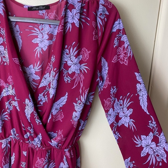 S Plum Floral Romper with bell sleeves - Picture 4 of 5